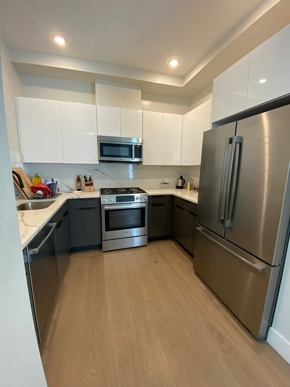 24 Ward St, Unit 3 in Boston, MA - Foto de edificio - Building Photo