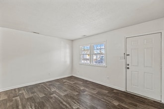 224 Zack Cir in Jacksonville, NC - Foto de edificio - Building Photo