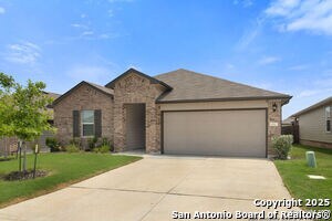 832 Pronghorn Trl in Seguin, TX - Building Photo