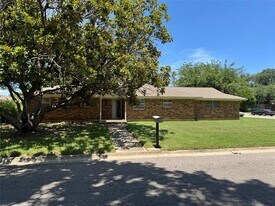 1009 Imperial Dr in Denton, TX - Building Photo
