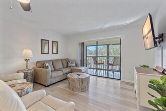 320 Mission Trail N in Venice, FL - Building Photo - Building Photo