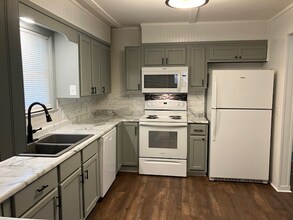 1708 Rainbow Dr in Pocahontas, AR - Building Photo - Building Photo