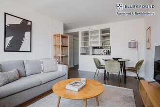 500 W 56th St in New York, NY - Building Photo - Building Photo