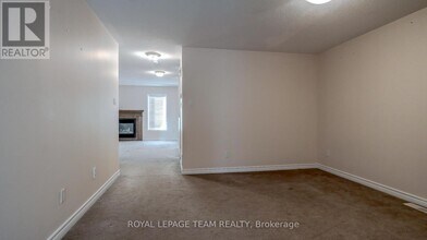 403 Temiskaming Crescent in Ottawa, ON - Building Photo - Building Photo