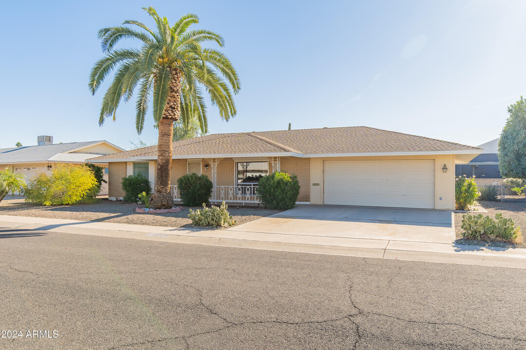 10719 W Camelot Cir in Sun City, AZ - Building Photo