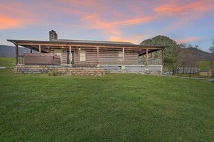 13625 Horton Hwy in Greeneville, TN - Building Photo