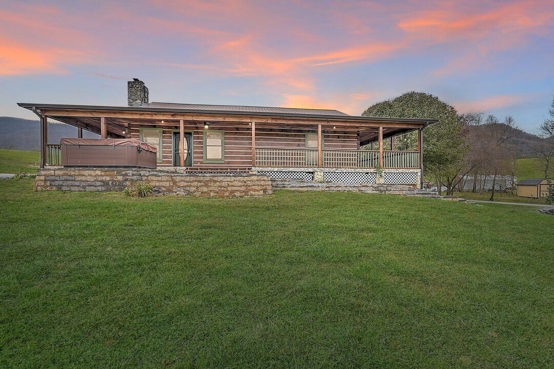 13625 Horton Hwy in Greeneville, TN - Building Photo