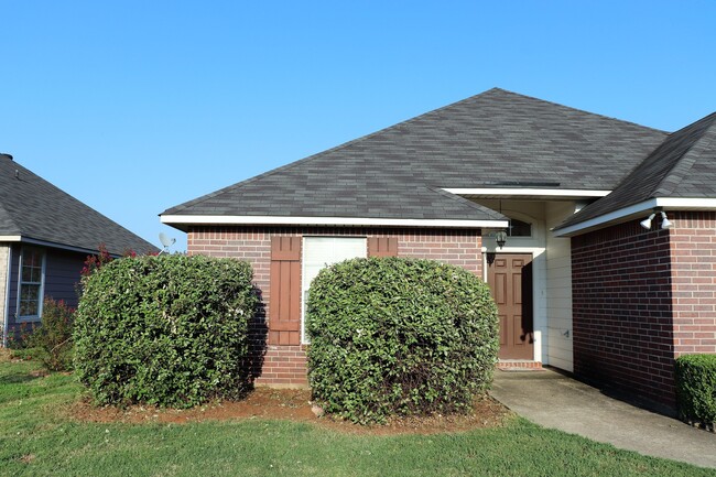 634 Whitefield Ln in Bossier City, LA - Foto de edificio - Building Photo