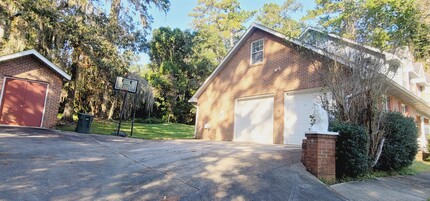 5358 Pembridge Pl in Tallahassee, FL - Foto de edificio - Building Photo