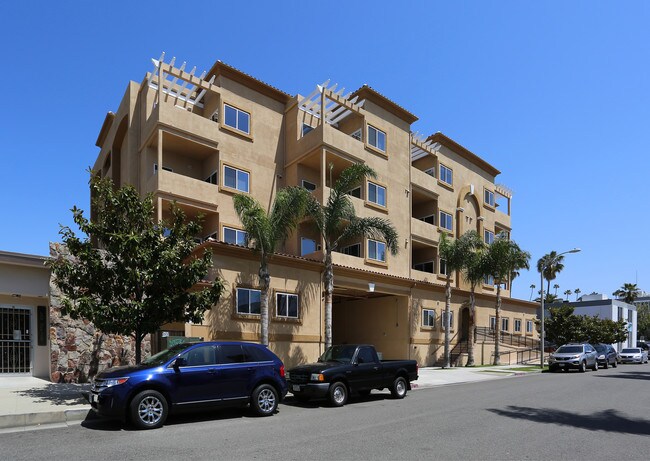 314 Nevada St in Oceanside, CA - Foto de edificio - Building Photo