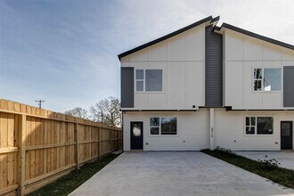 5912 Mayle St in Houston, TX - Building Photo - Building Photo