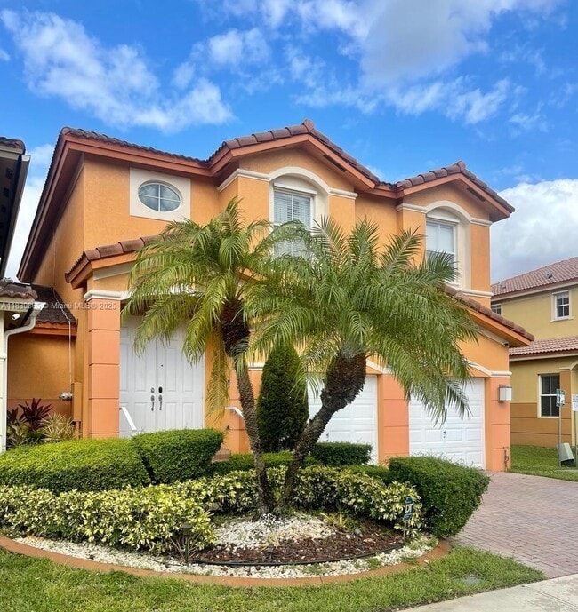 11043 NW 86th Terrace in Doral, FL - Building Photo - Building Photo