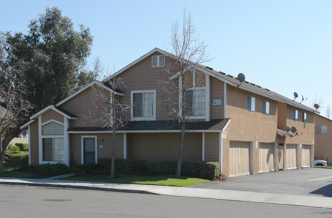 2380 Benidorm Cor in Corona, CA - Building Photo