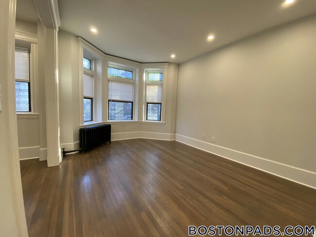 11 Queensberry St in Boston, MA - Building Photo - Building Photo