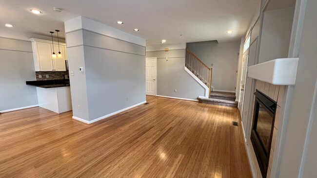 202 Dresher Woods Dr in Dresher, PA - Building Photo - Building Photo
