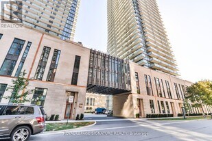 65 St Mary St in Toronto, ON - Building Photo