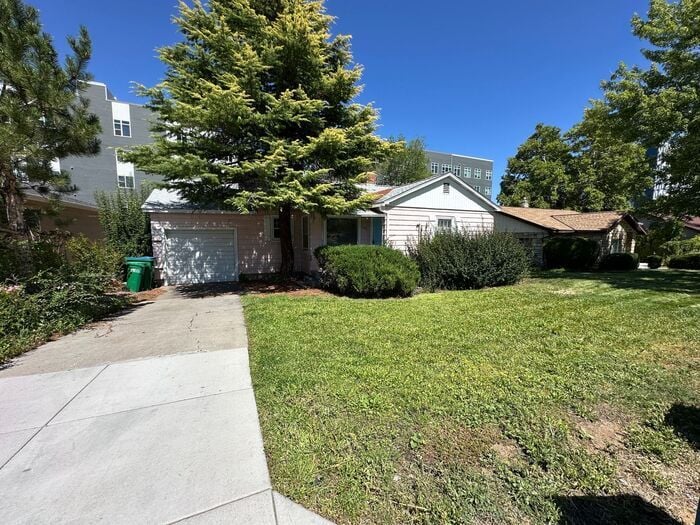 1540 Hillside Dr in Reno, NV - Building Photo