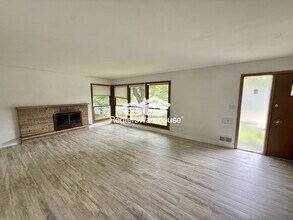 3815 W 60th St in Edina, MN - Building Photo - Building Photo