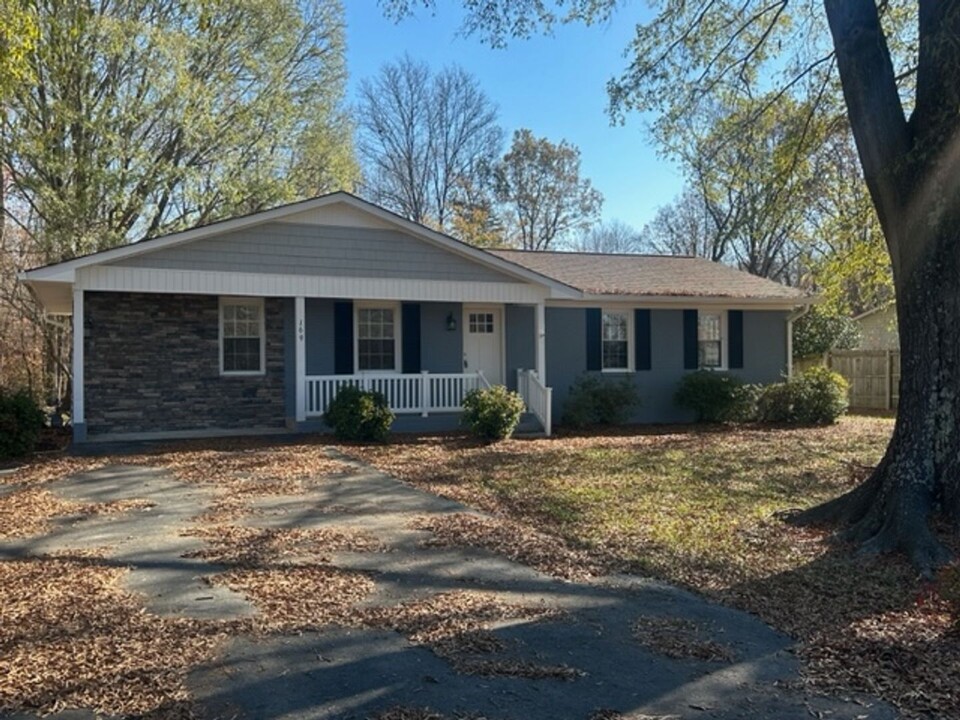 169 Pine View Rd in Eden, NC - Building Photo