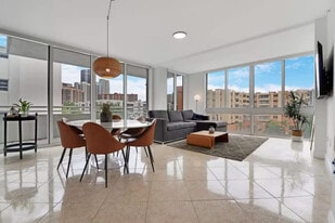 225 179th Dr in Sunny Isles Beach, FL - Building Photo