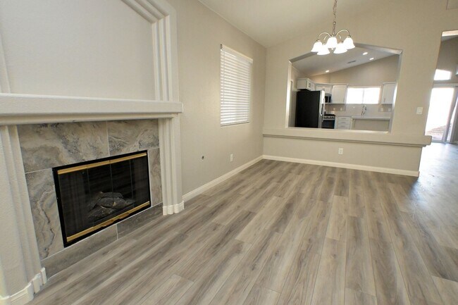 7256 Winding Creek Dr in Las Vegas, NV - Building Photo - Building Photo