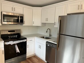 143 Columbus Pl in Stamford, CT - Building Photo - Building Photo