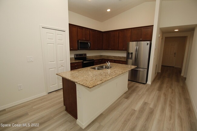 604 Corbin Cir SW in Palm Bay, FL - Building Photo - Building Photo