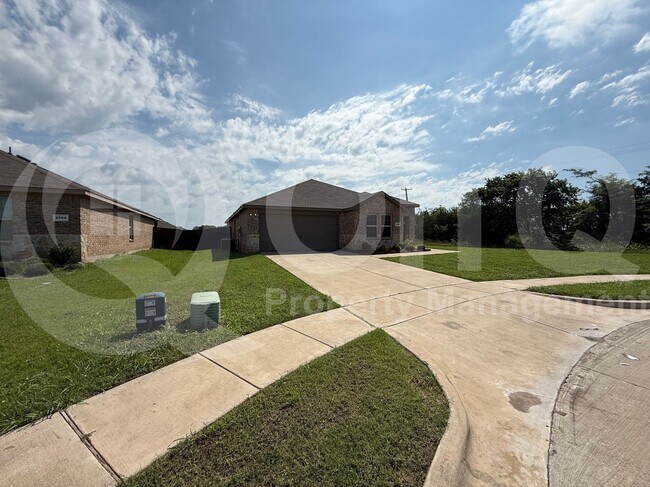 2702 Marotto Wy in Seagoville, TX - Building Photo - Building Photo