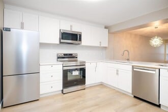 1234 Merklin St in White Rock, BC - Building Photo - Building Photo