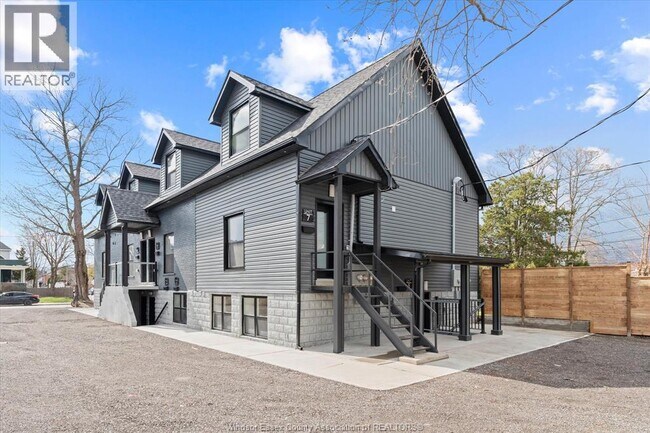 702 Pierre Ave in Windsor, ON - Building Photo - Building Photo