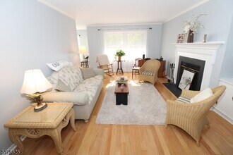 11 Heritage Dr in Chatham Township, NJ - Building Photo - Building Photo