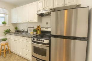 135 MacLaren in Ottawa, ON - Building Photo