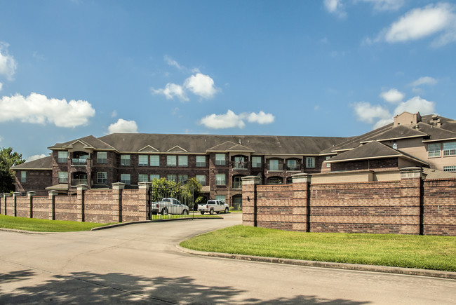 The Terraces at Kingwood Town Center in Kingwood, TX - Building Photo - Building Photo