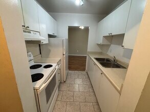 225 Old Carriage Dr in Kitchener, ON - Building Photo - Building Photo
