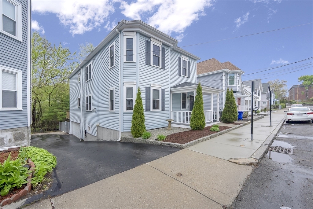 47 Botolph St, Unit 1 in Quincy, MA - Foto de edificio