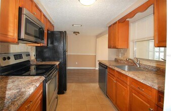 7814 Topay Ln in Port Richey, FL - Building Photo - Building Photo