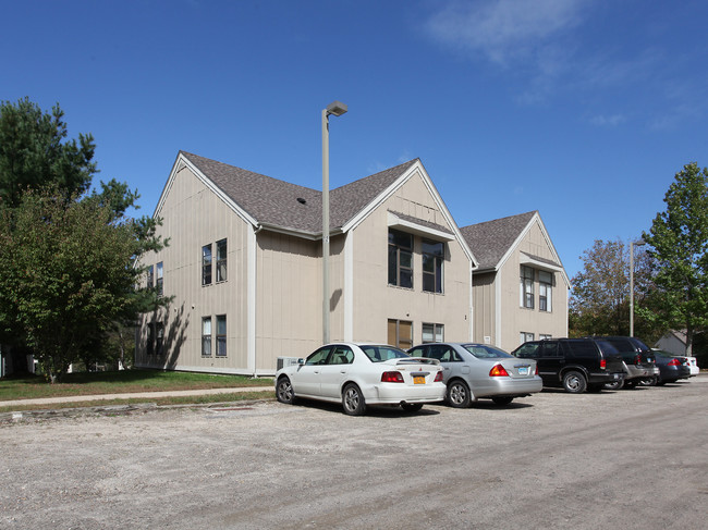 Celeron Square Apartments in Storrs Mansfield, CT - Building Photo - Building Photo