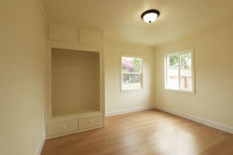 2069 Holly St in Eureka, CA - Building Photo - Building Photo