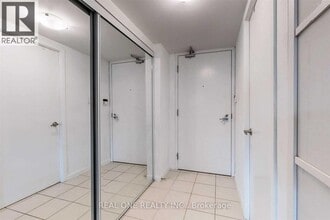 37-1237 Grosvenor St in Toronto, ON - Building Photo - Building Photo