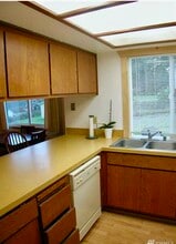 7163 Chico Way NW, Unit Downstairs in Bremerton, WA - Building Photo - Building Photo