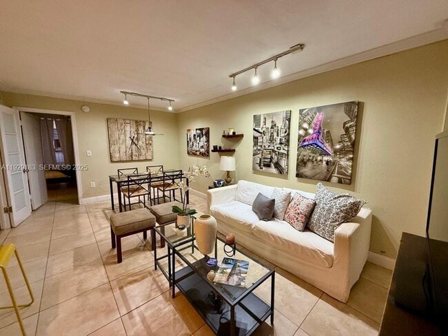 910 Michigan Ave in Miami Beach, FL - Building Photo - Building Photo