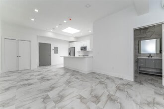 138 E Park Ave in Long Beach, NY - Building Photo - Building Photo