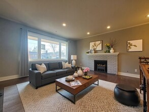 22 Hyde Park Av in Belleville, ON - Building Photo - Building Photo