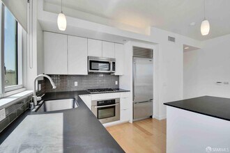 501 Beale St in San Francisco, CA - Building Photo - Building Photo