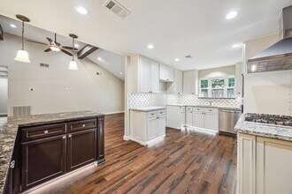 1926 Woodland Springs St in Houston, TX - Building Photo - Building Photo