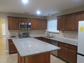 1606 Quail Run in Brookshire, TX - Building Photo - Building Photo