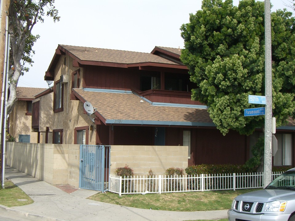 2701 E 57th St in Long Beach, CA - Building Photo