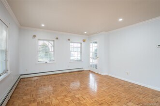 9 Harrison Ave in Hicksville, NY - Building Photo - Building Photo