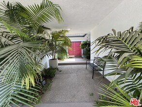 5256 Los Franciscos Way in Los Angeles, CA - Building Photo - Building Photo