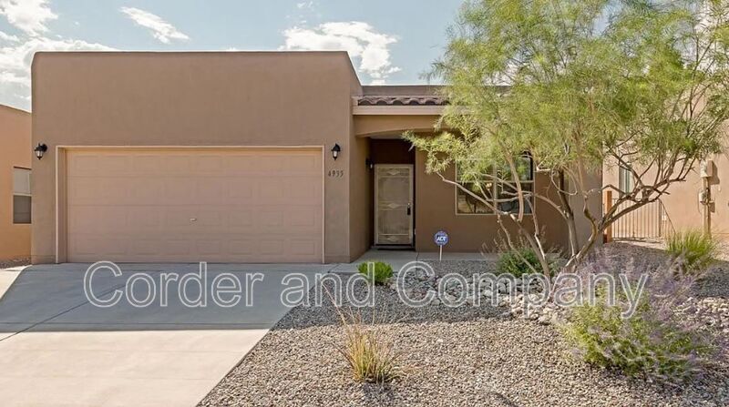 4935 Costa Uasca Dr NW in Albuquerque, NM - Building Photo